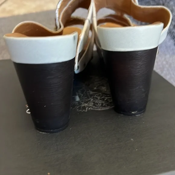 Vince Camuto jeweled sandals - Picture 5 of 5